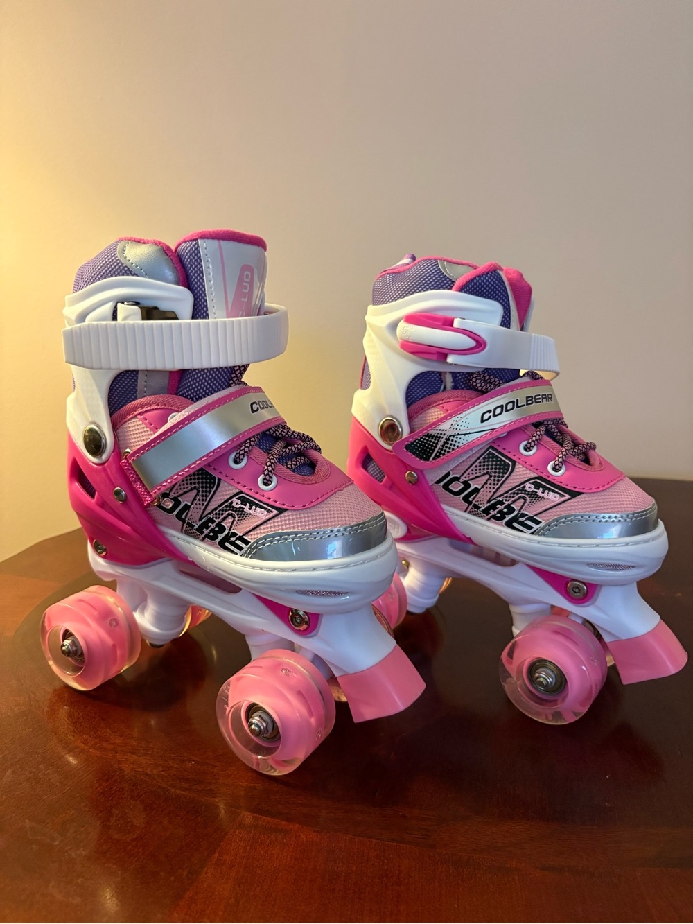 Sowume Girls Pink Light-Up Roller Skates – New – Adjustable Kids Size S 10–13